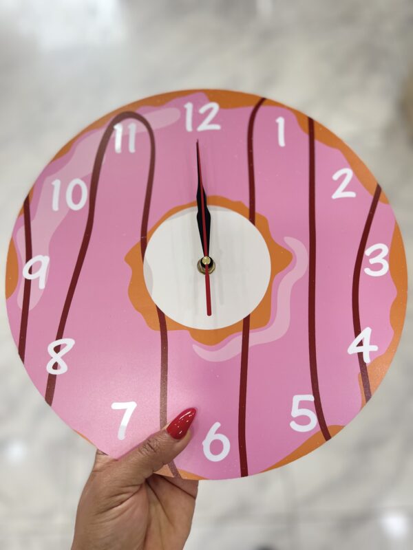 3D doughnut clock with brown drip